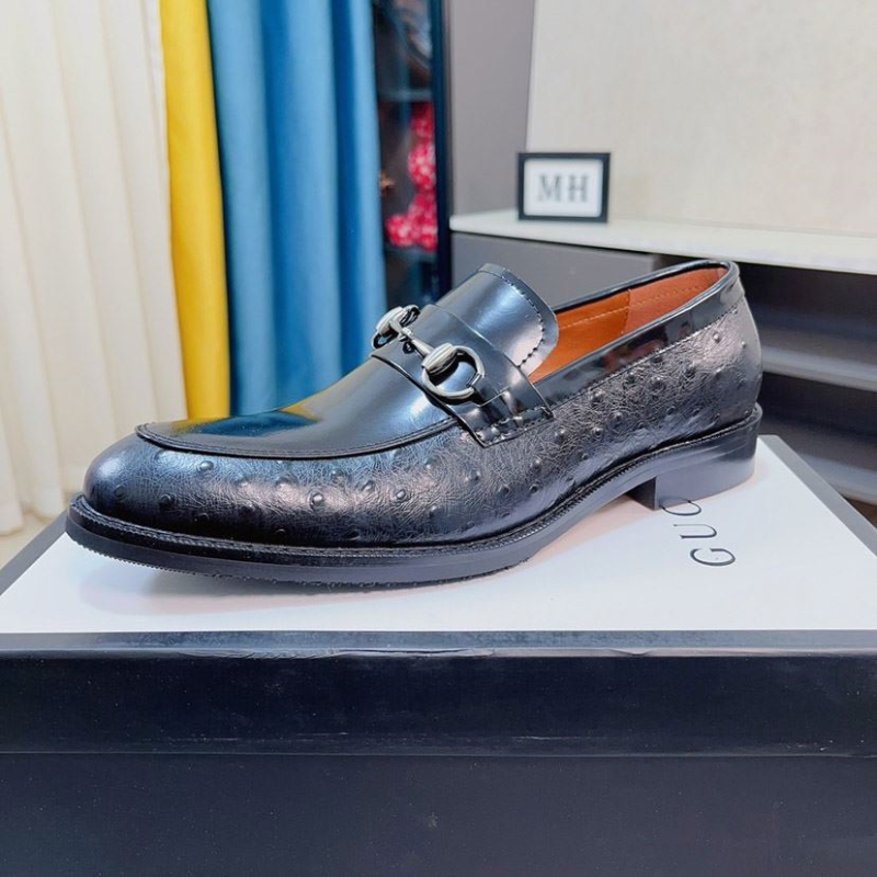 G*u*i leather shoes